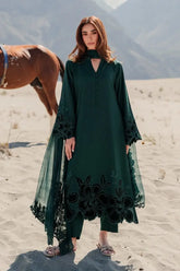 VINTAGE ‘MANNAT WINTER PRET’26 | HOORIA