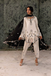 EINKA FESTIVE PRET'26 | RAVEN IN MONOCHROME