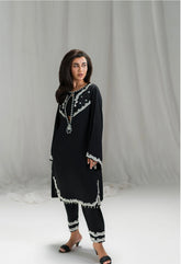 AMMARA KHAN SETA’24 | BLACK & WHITE GRACE