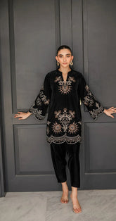 EINKA PRET’26 | VELVET ONYX