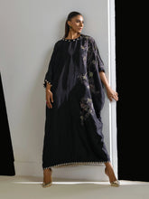 UMAIMA MUSTAFA ‘NORA RTW’24 | ZEE