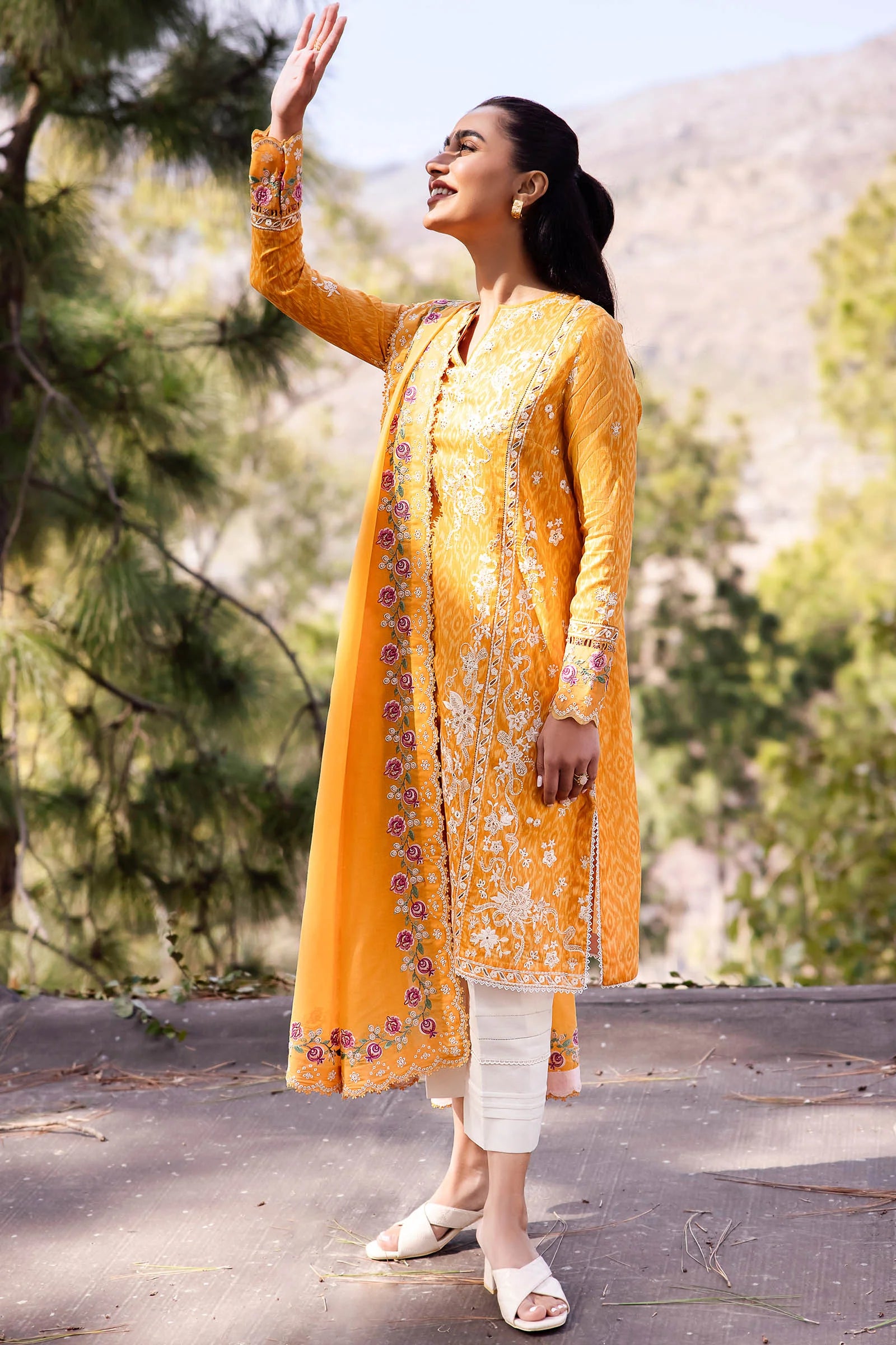 ZAHA LAWN’24 | NARINA