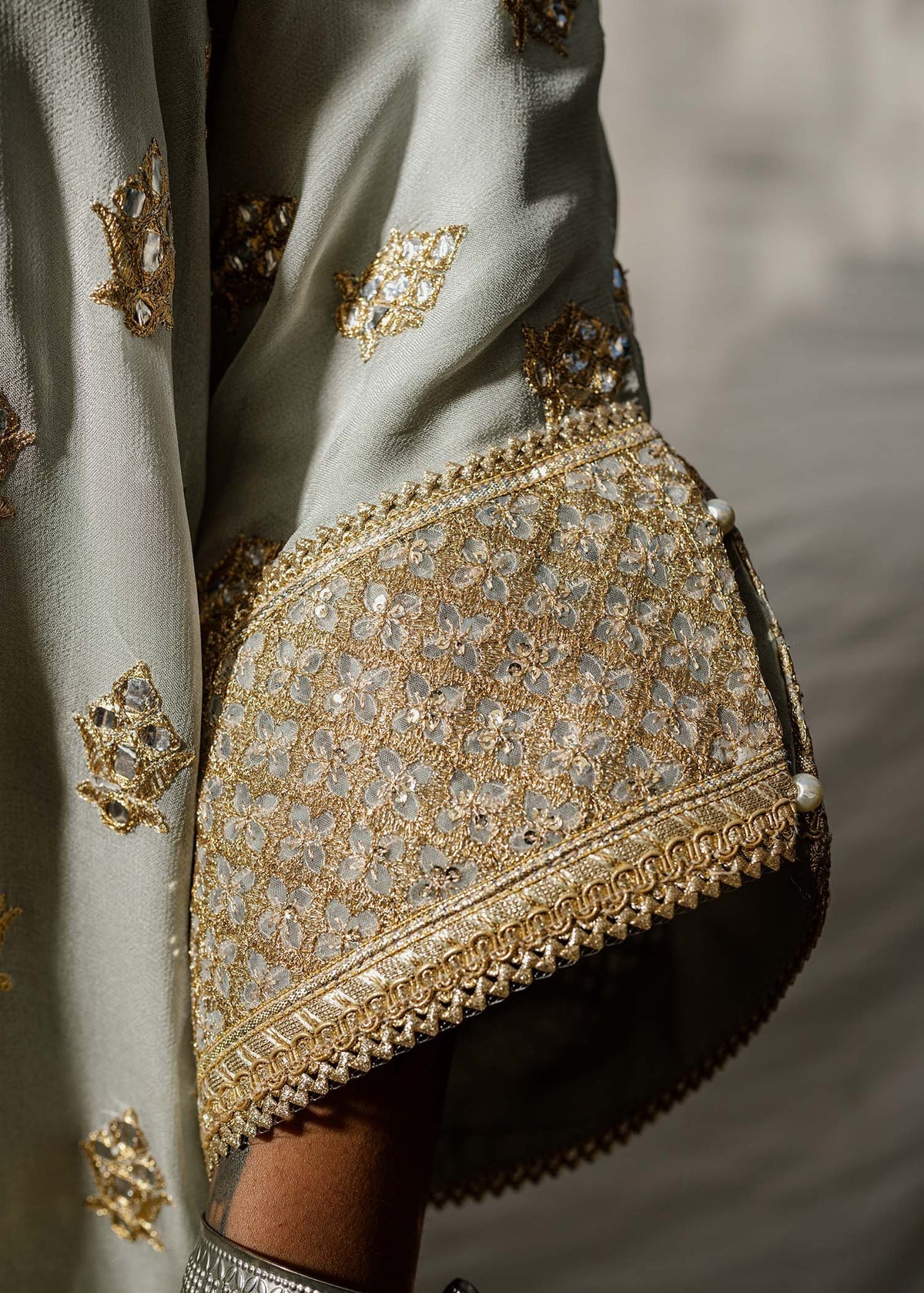 MAHGUL LUXURY PRET | GREY AMETHYST