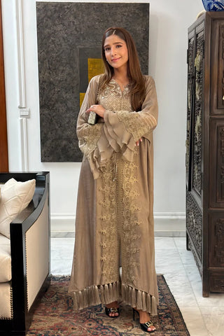 AMMARA KHAN ‘SIERA SUMMER LUXURY FORMALS’26 | SERFINA