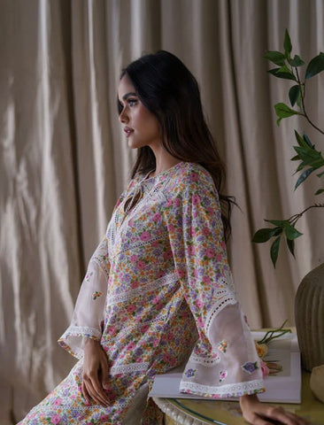 Farida Hasan | Dainty Floral