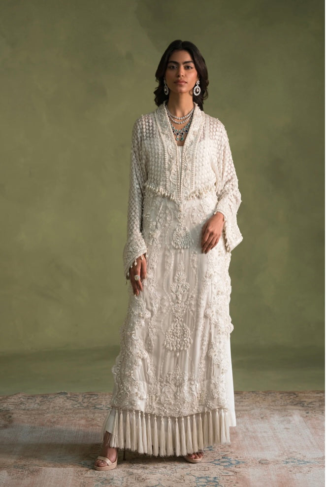 AMMARA KHAN | PEARL WHITE MAGIC