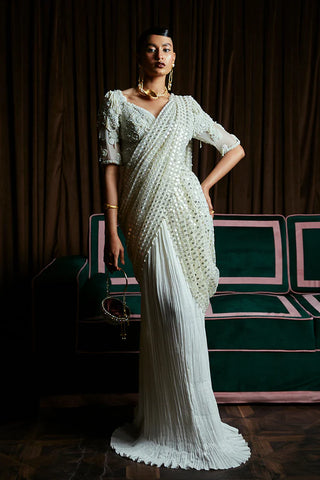SUFFUSE LUXURY PRET’24 | IVY