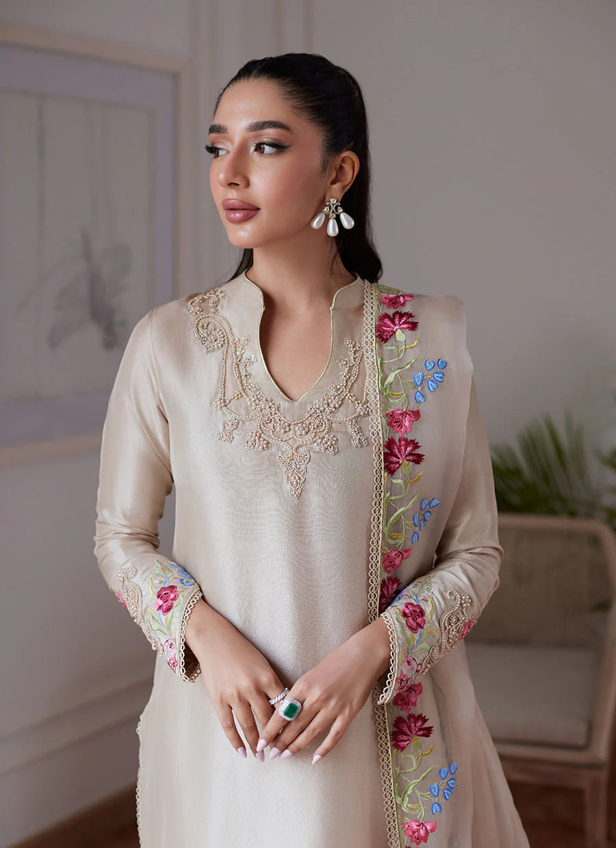 FARAH TALIB AZIZ LUXE PRET’24 | LIARA SAND