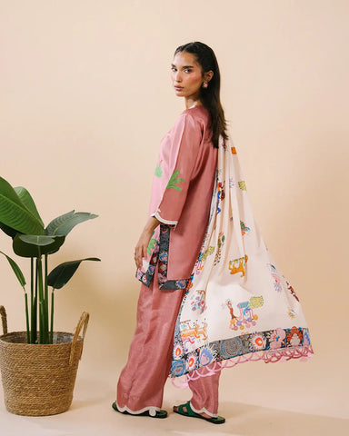 MEHREEN HAMZA TABANI ‘SOFT CHOAS LUXE PRET’26 | MACARON