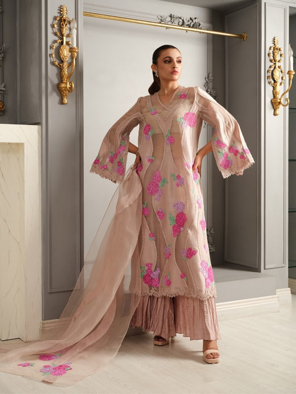 MAISON DE LACE | NEHA