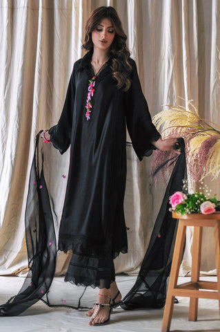 Farida Hasan | Black Rose