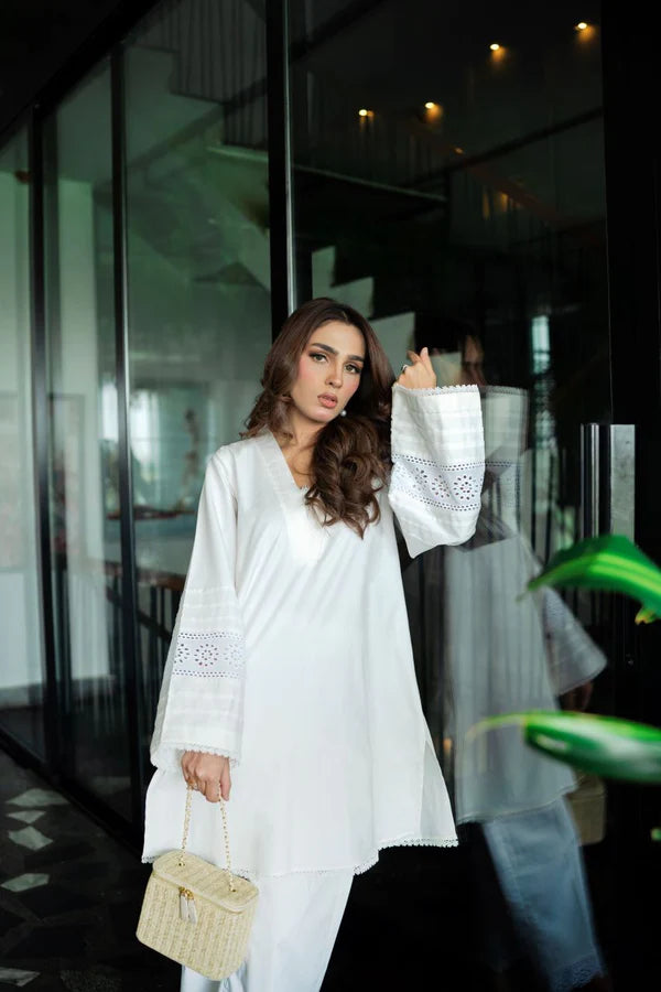 LEON CASUAL PRET’24 | WHITE ORCHID