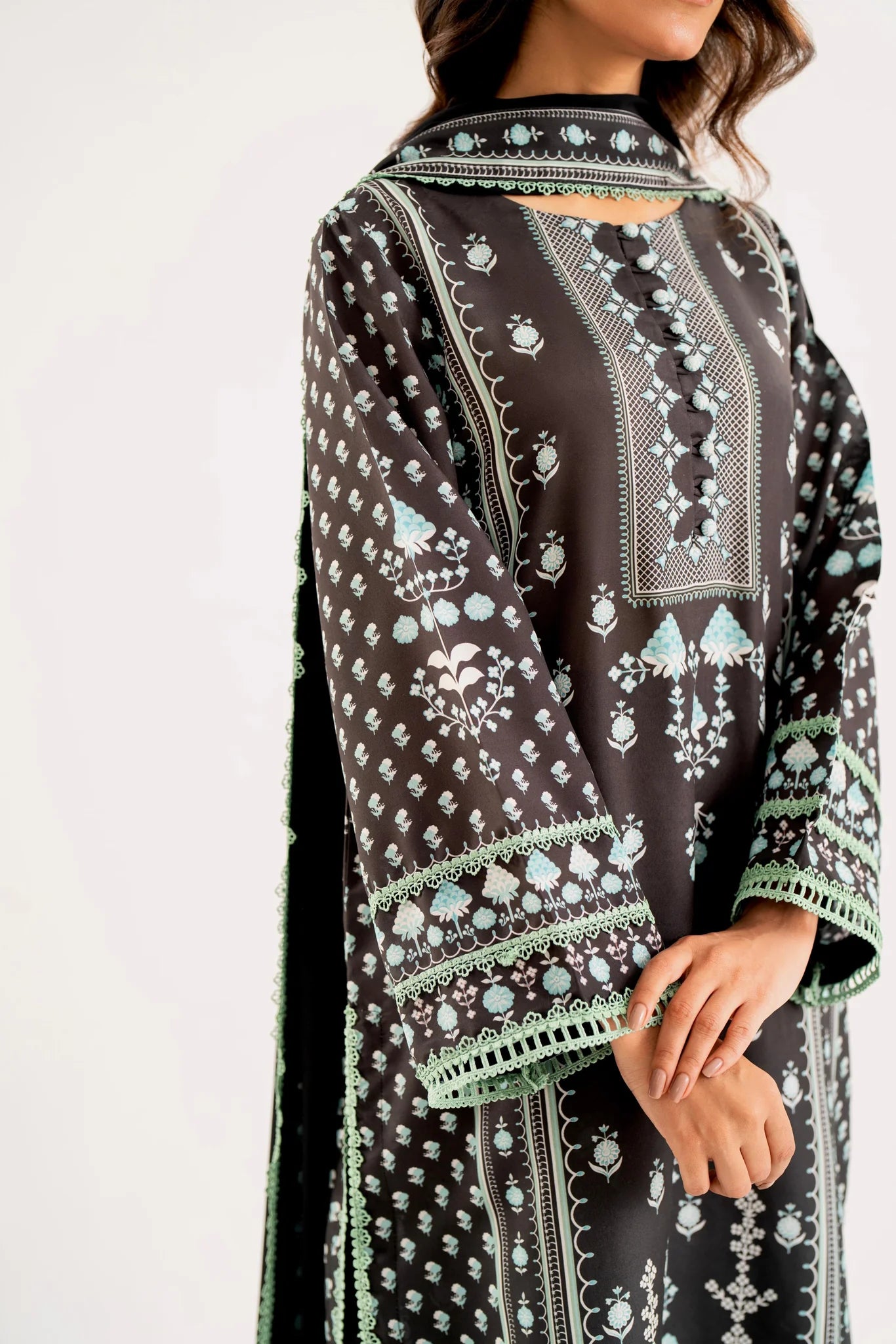 BARAE KHANOM SUMMER PRET’24 | REESE