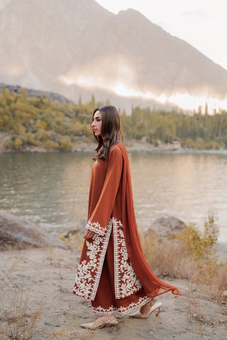 VINTAGE ‘MANNAT WINTER PRET’26 | AFSANEH