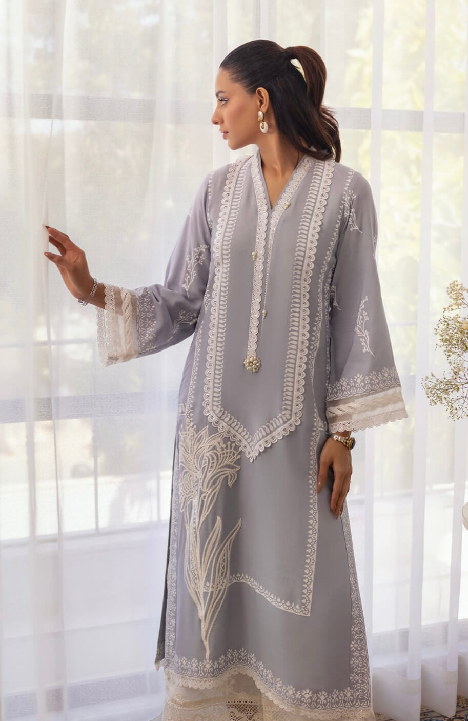 ANNUS ABRAR BASICS’24 | ZABEERA GREY