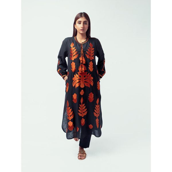 NADIYA KASSAM | ARYA RUST
