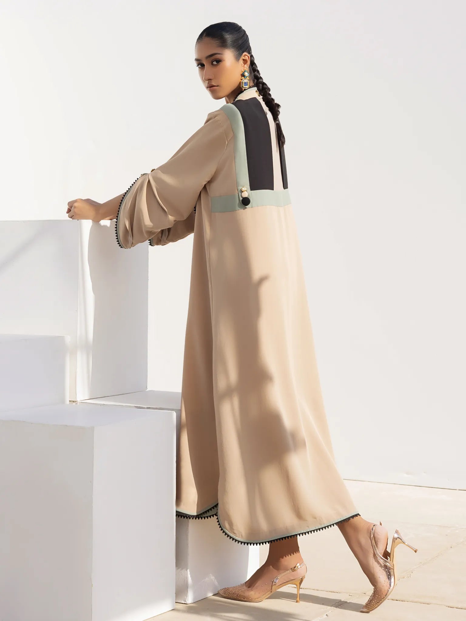 IQA | ZAINEE BEIGE