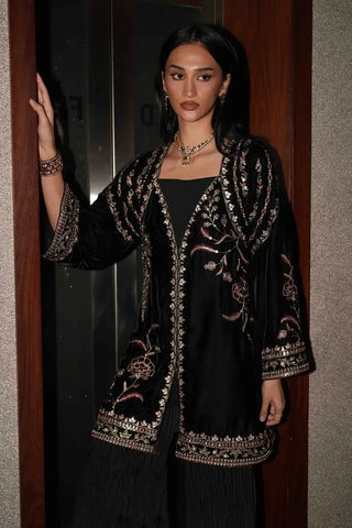 AMMARA KHAN ‘THE OVERTURE’26 | MIDNIGHT MOSIAC