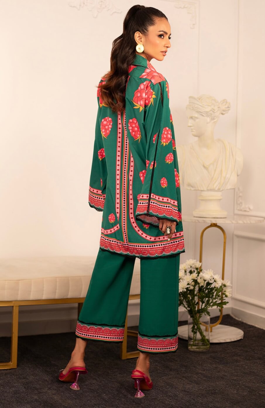 ANNUS ABRAR ‘LA FLEUR’24 | BREE