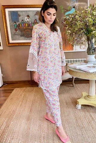 FARIDA HASAN | DAINTY FLORAL WITH SHALWAR