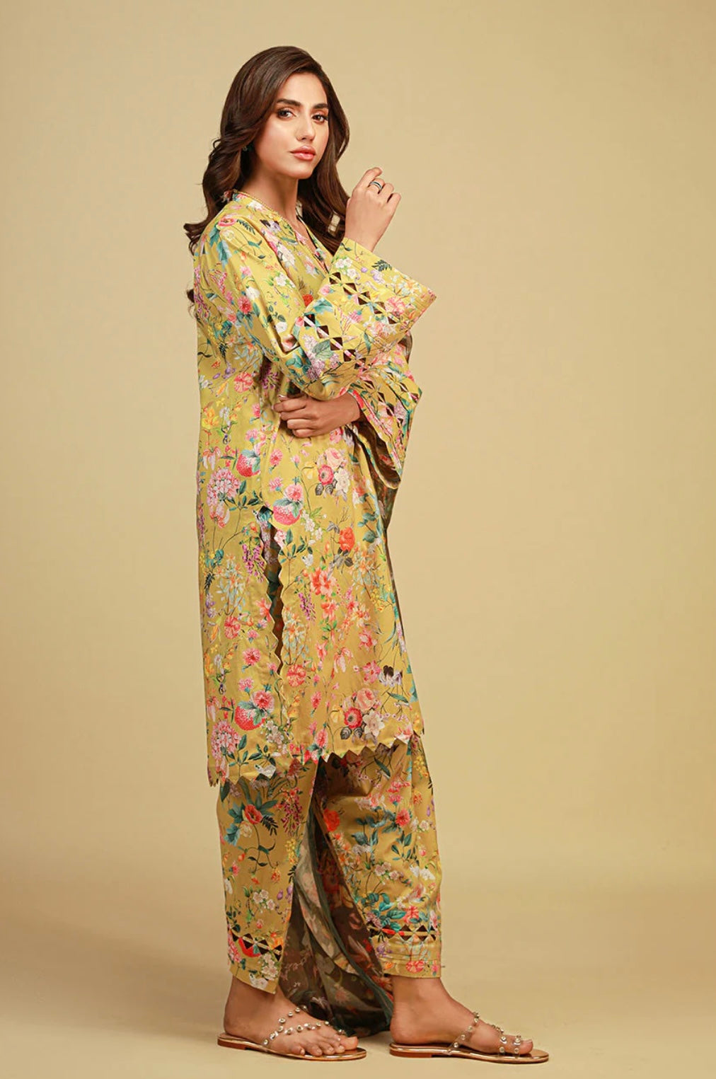 NIDA AZWER NUR PRET | FLORAL GARDEN