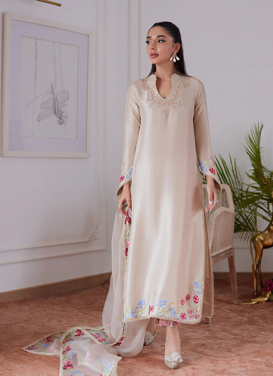 FARAH TALIB AZIZ LUXE PRET’24 | LIARA SAND