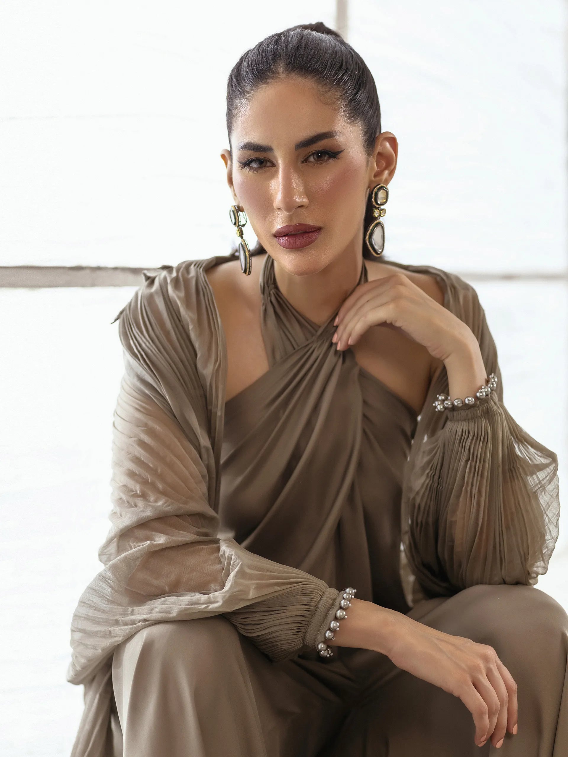 UMAIMA MUSTAFA - AIRE (OLIVE)