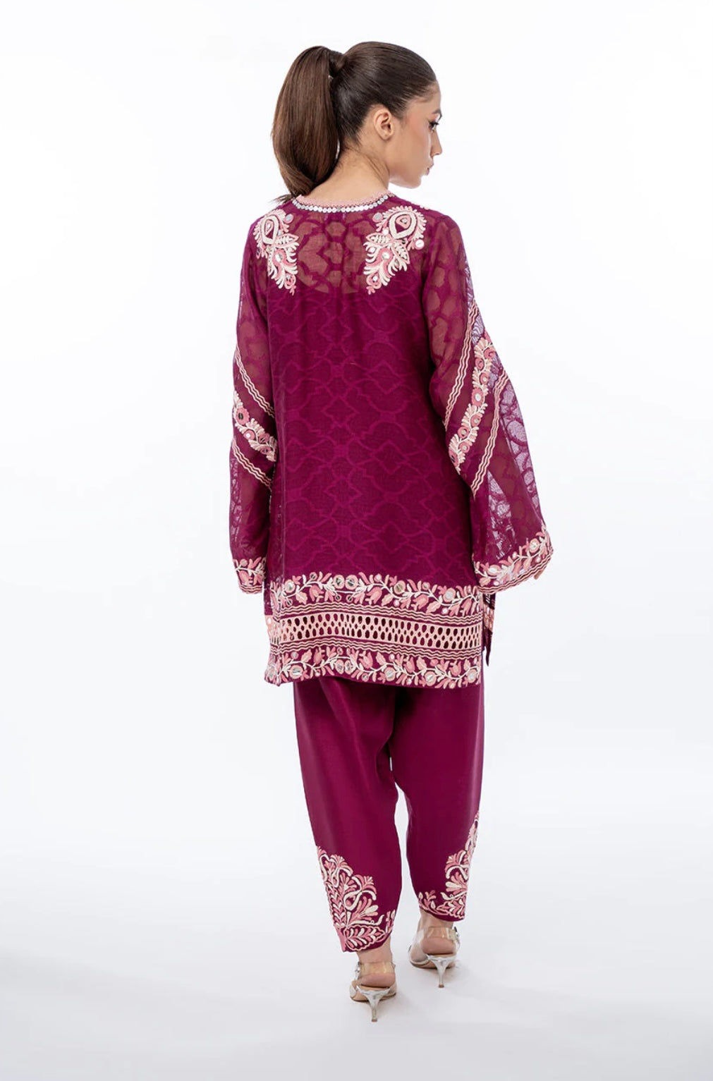 Sania Maskatiya | Ezra B