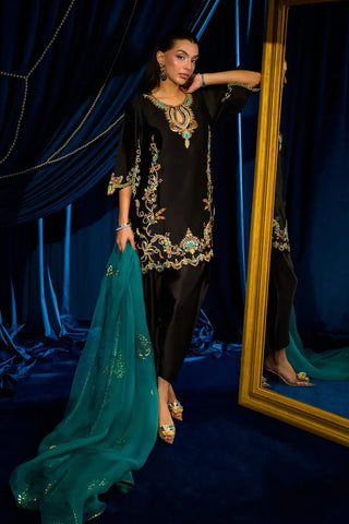 FLAIRS ‘AYRA FESTIVE FORMALS’26 | BELLA BLACK