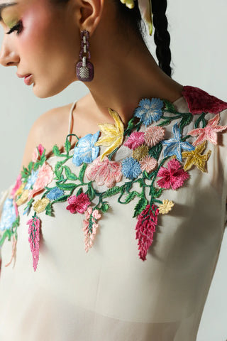 ZEBANDZEESHAN ‘HOW SO WOW LUXURY PRET’26 | SWAN