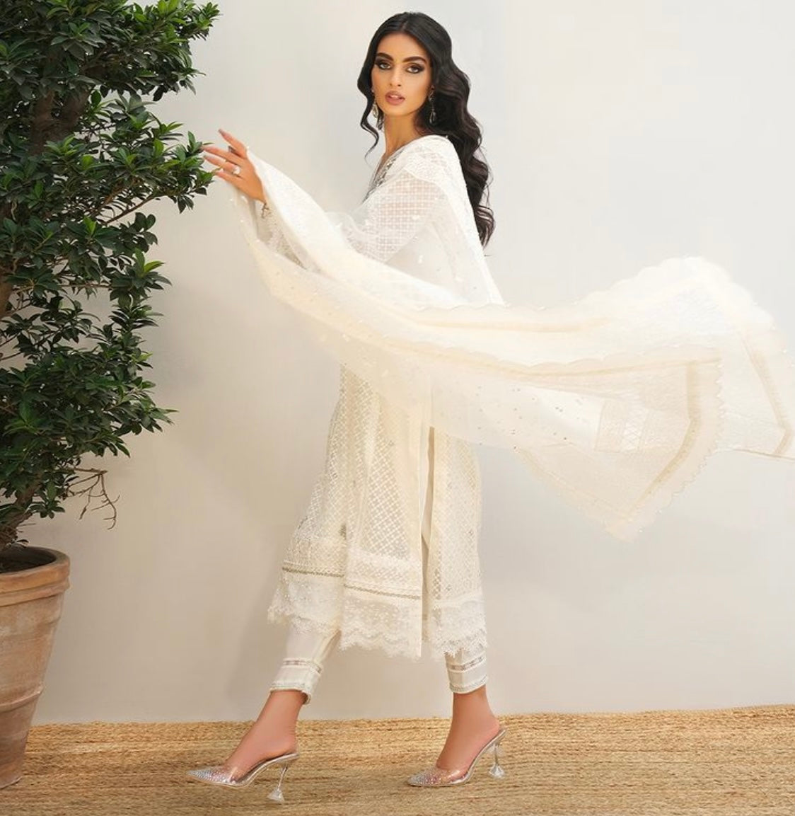 Farida Hasan | White Sparkle