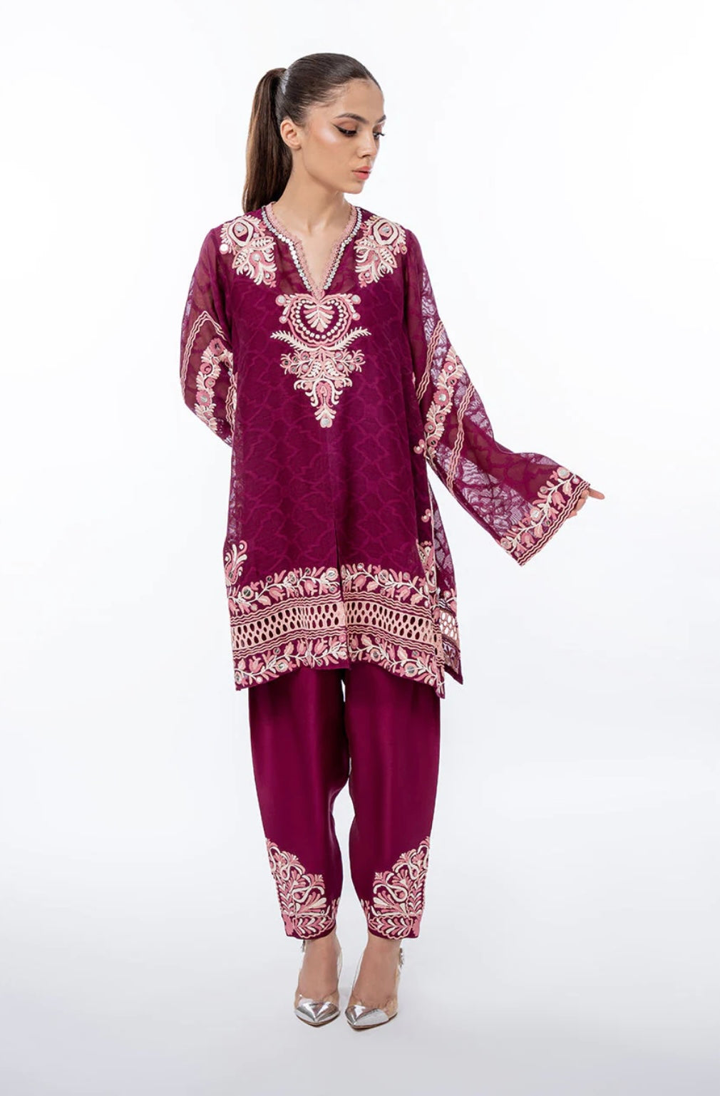 Sania Maskatiya | Ezra B