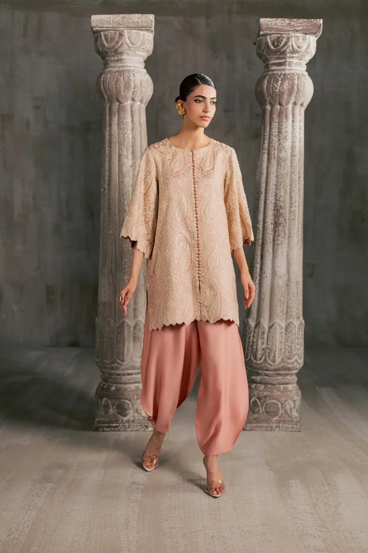 BARAE KHANOM AURA’26 | ROSELLE