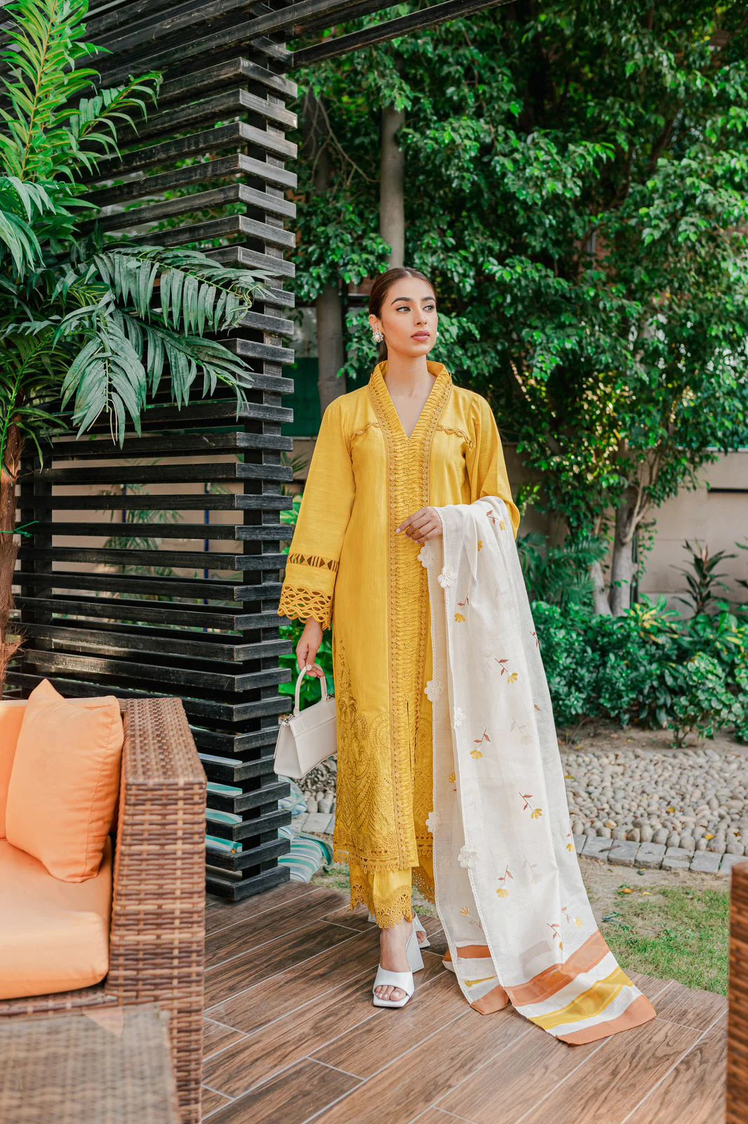 Barae khanom | Marygold