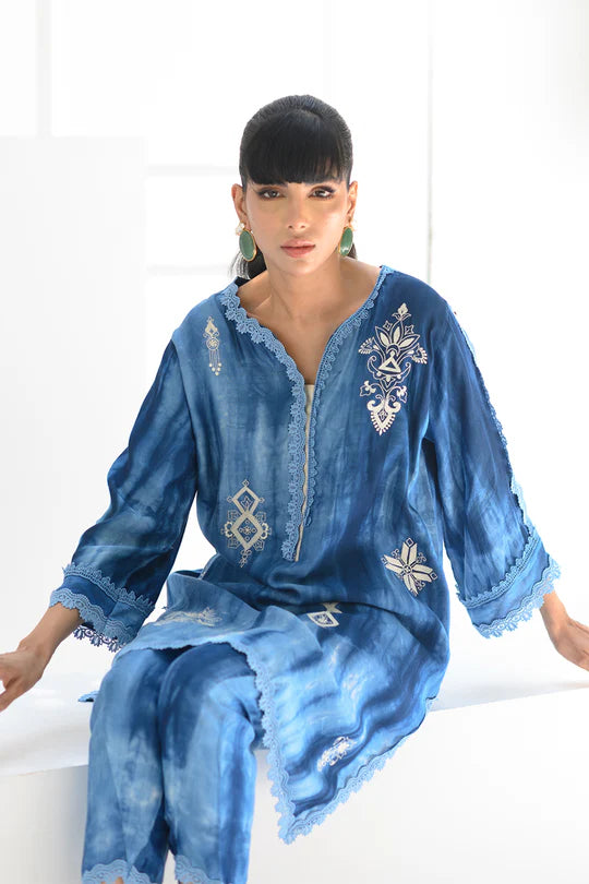 NADIA FAROOQUI CASUAL PRET’24 | IZNA