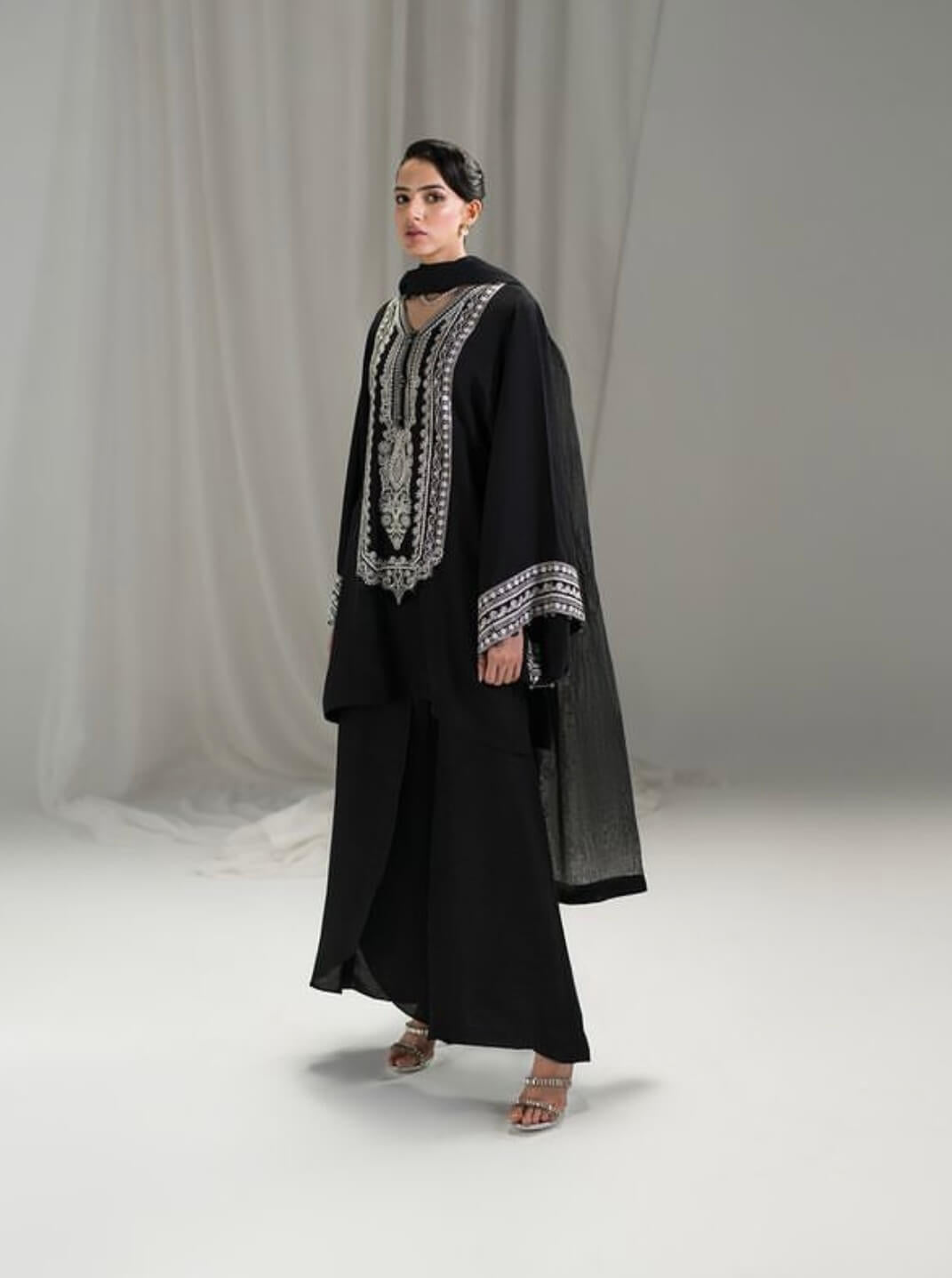 AMMARA KHAN LUXURY FORMALS’24 | MIDNIGHT MAGIC