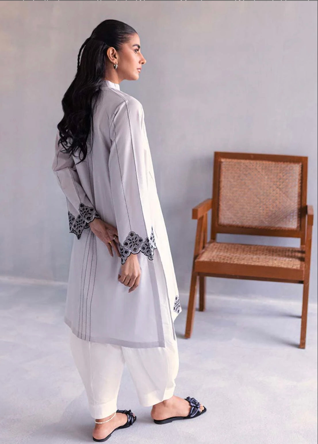 IMAGE CASUAL PRET | LIGHT GREY KURTA