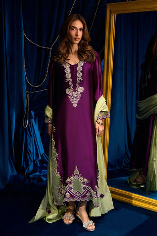 FLAIRS ‘AYRA FESTIVE FORMALS’26 | MULBERRY MERLOT