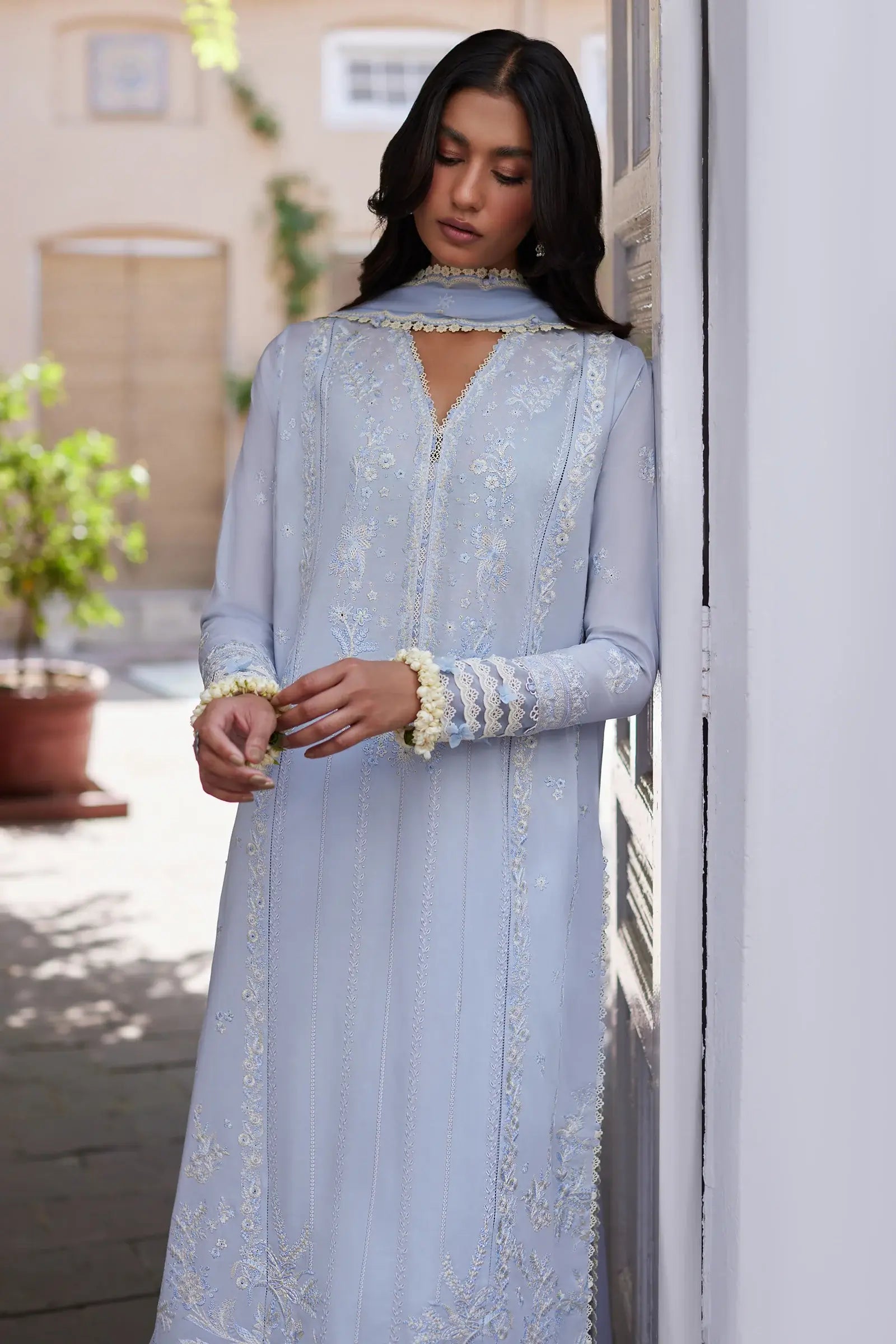 ZAHA FESTIVE UNSTITCHED’24 | MIRA