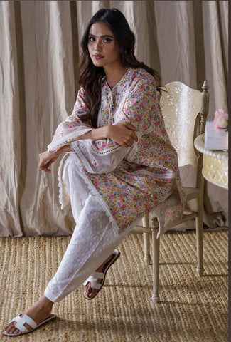 Farida Hasan | Dainty Floral