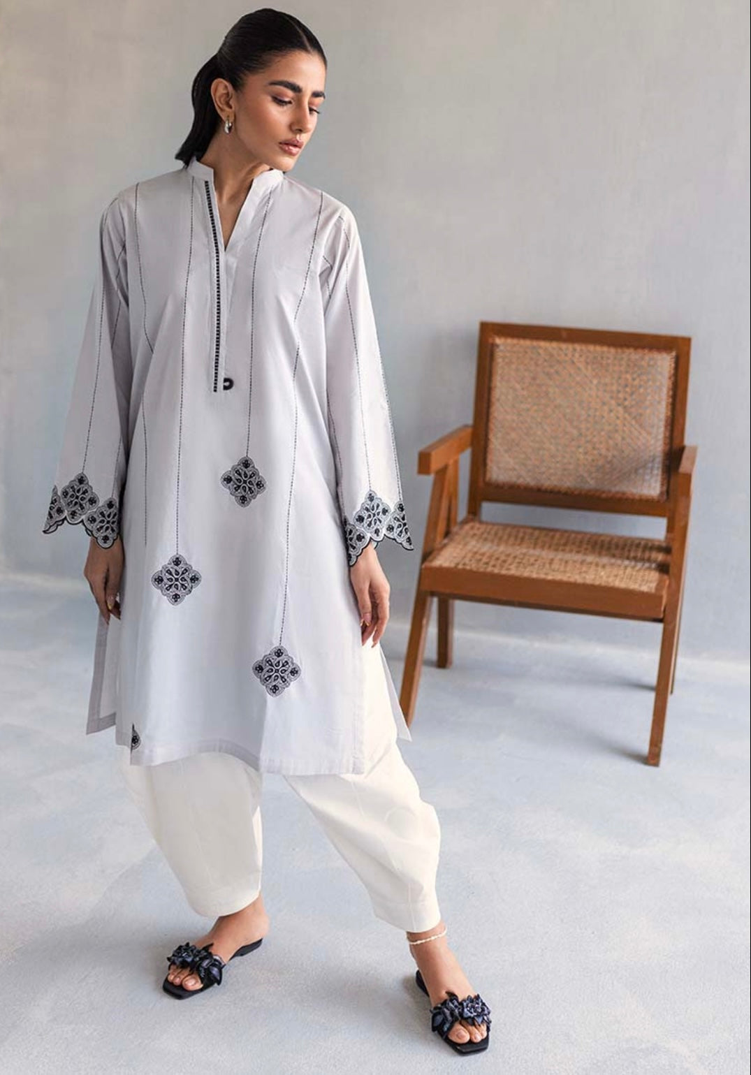 IMAGE CASUAL PRET | LIGHT GREY KURTA