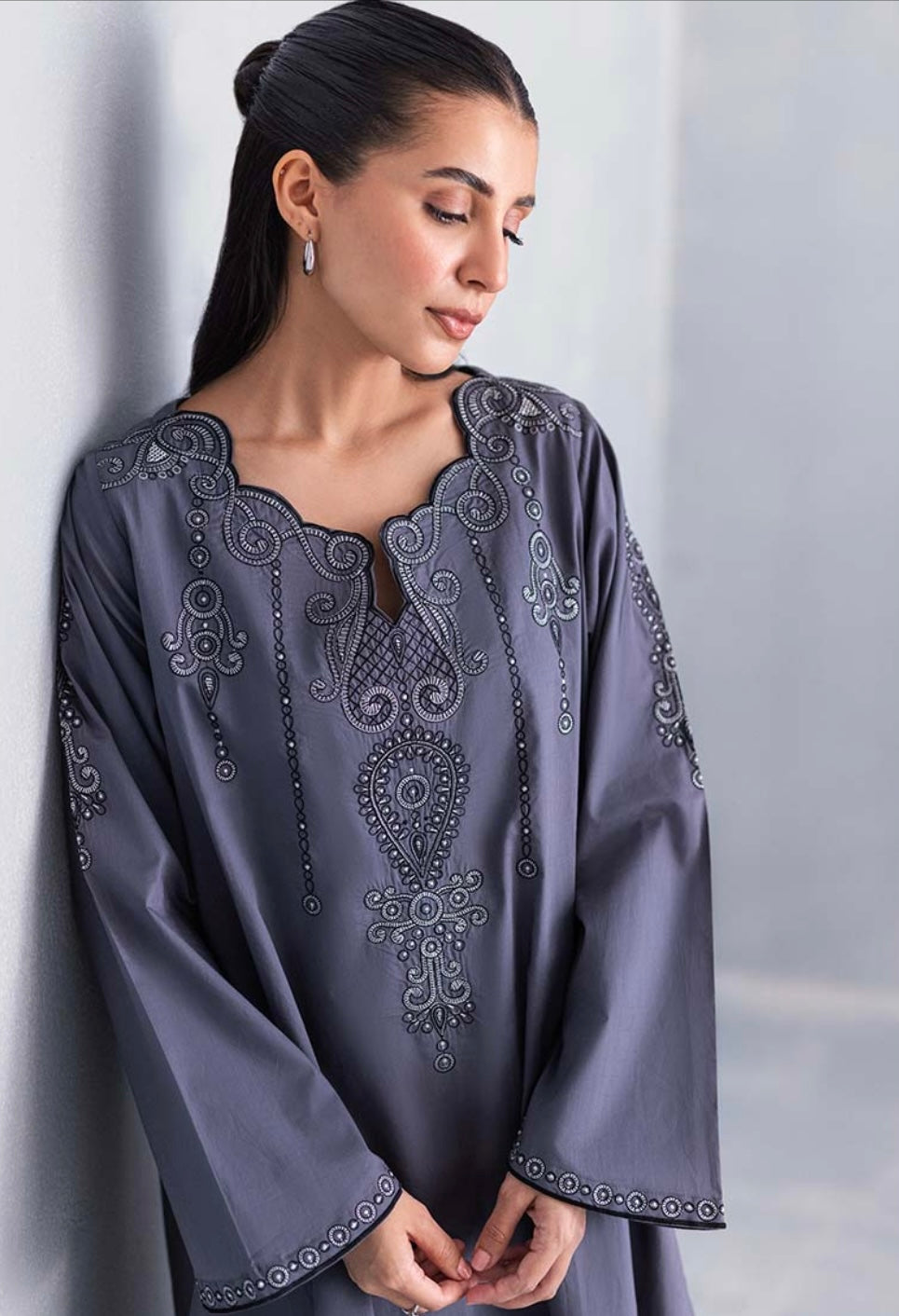 IMAGE CASUAL PRET | GREY EMBROIDERED CORD SET