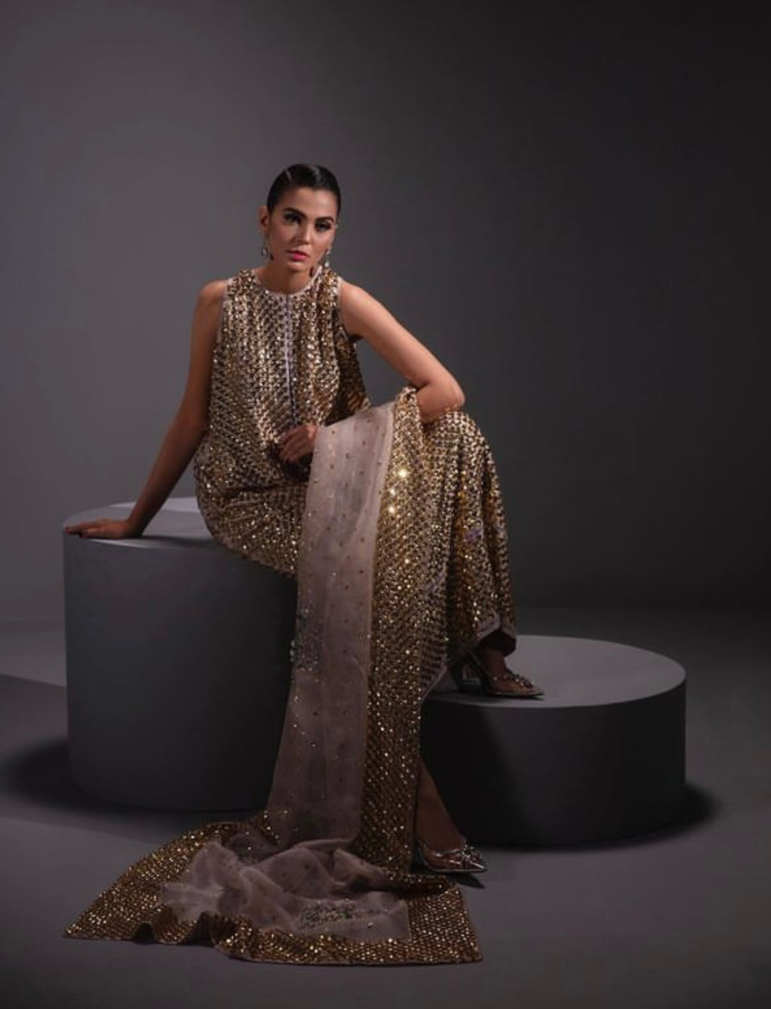 MUSE LUXE | SILVERY GREY EMBELLISHED SET