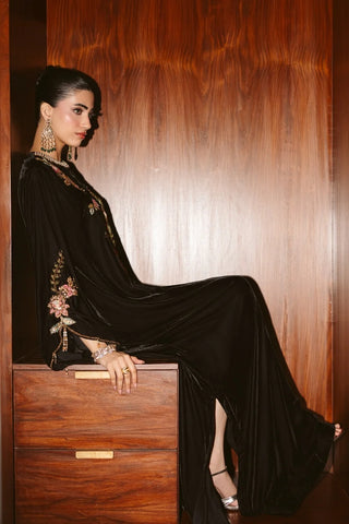 AMMARA KHAN ‘THE OVERTURE’26 | FLORAL NOIR VELVET KAFTAN