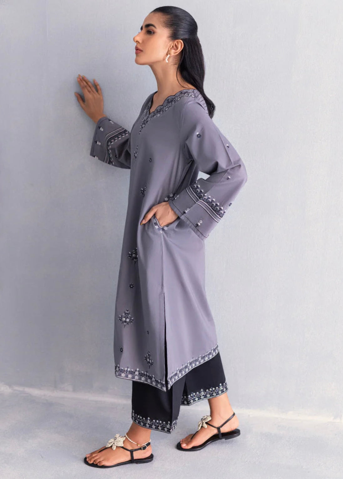 IMAGE CASUAL PRET | DARK GREY EMBROIDERED SET