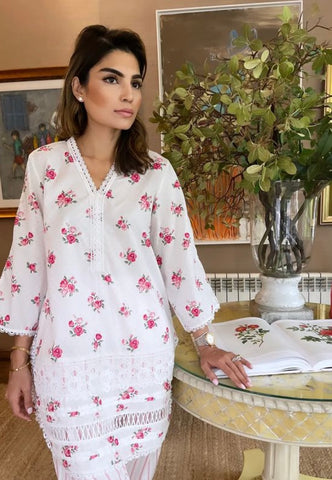 FARIDA HASAN | WHITE ROSE WITH SHALWAR