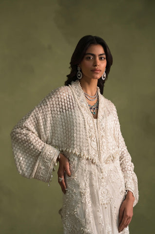 AMMARA KHAN | PEARL WHITE MAGIC
