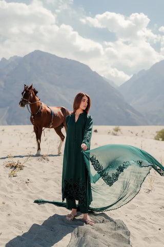 VINTAGE ‘MANNAT WINTER PRET’26 | HOORIA