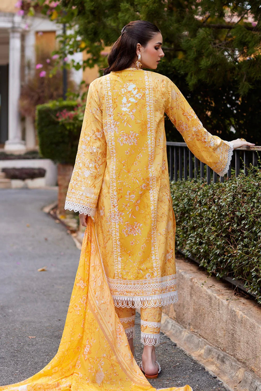 NIDA AZWER LUXURY LAWN’24 | DAFFODIL DREAM