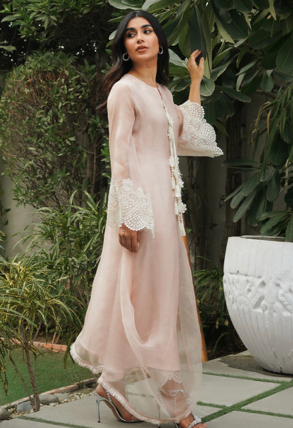 SEHRISH REHAN | BEGONIA